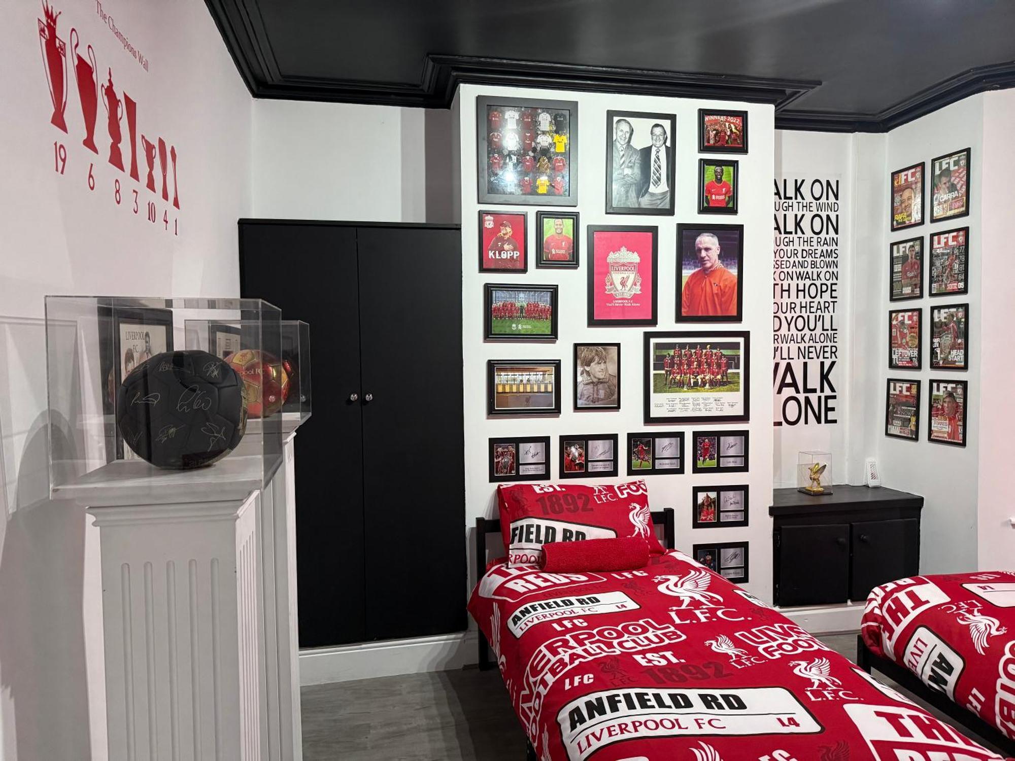 فيلا Anfield Abode - Entire Lfc Themed House ليفربول المظهر الخارجي الصورة