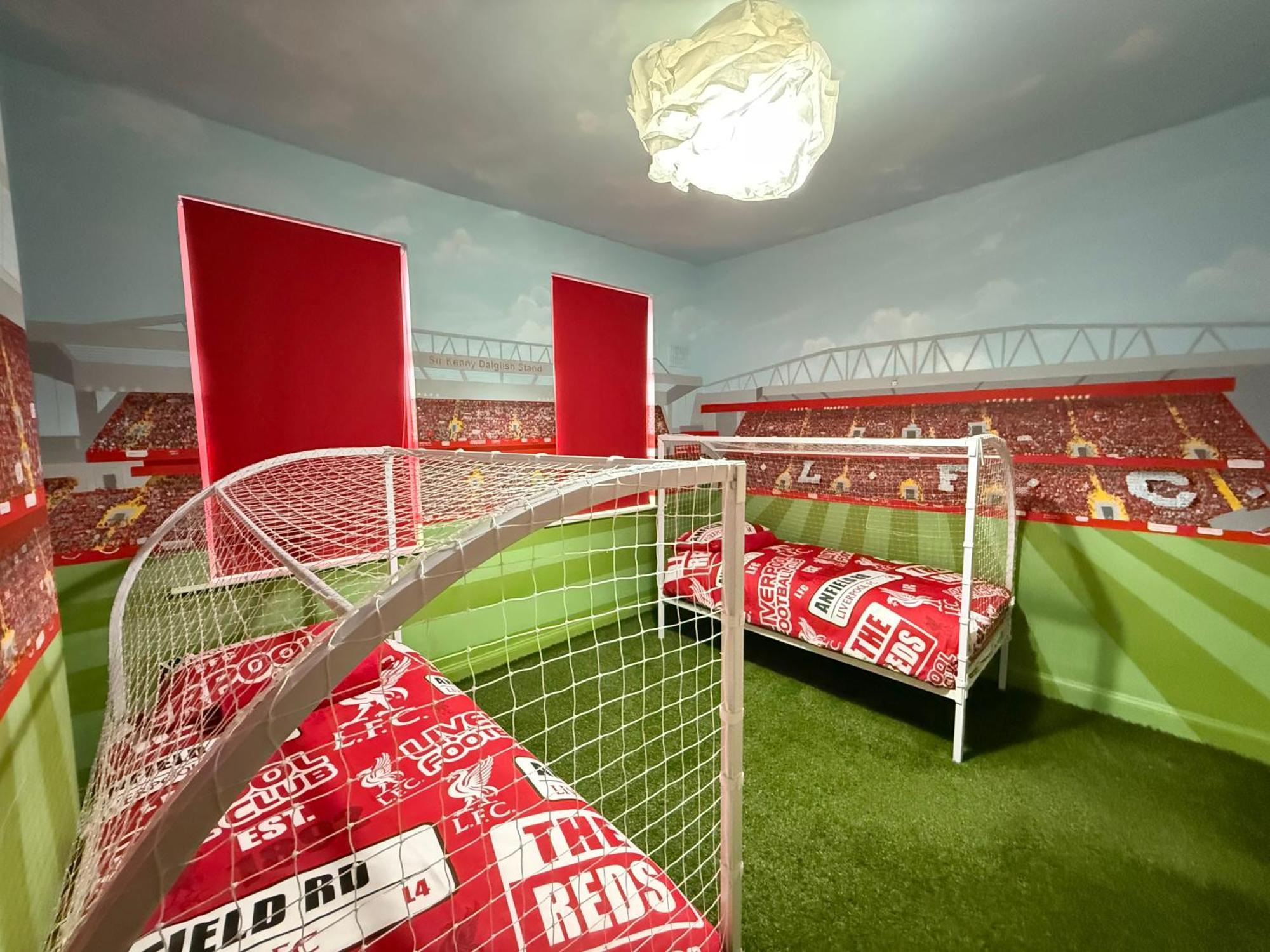 فيلا Anfield Abode - Entire Lfc Themed House ليفربول المظهر الخارجي الصورة